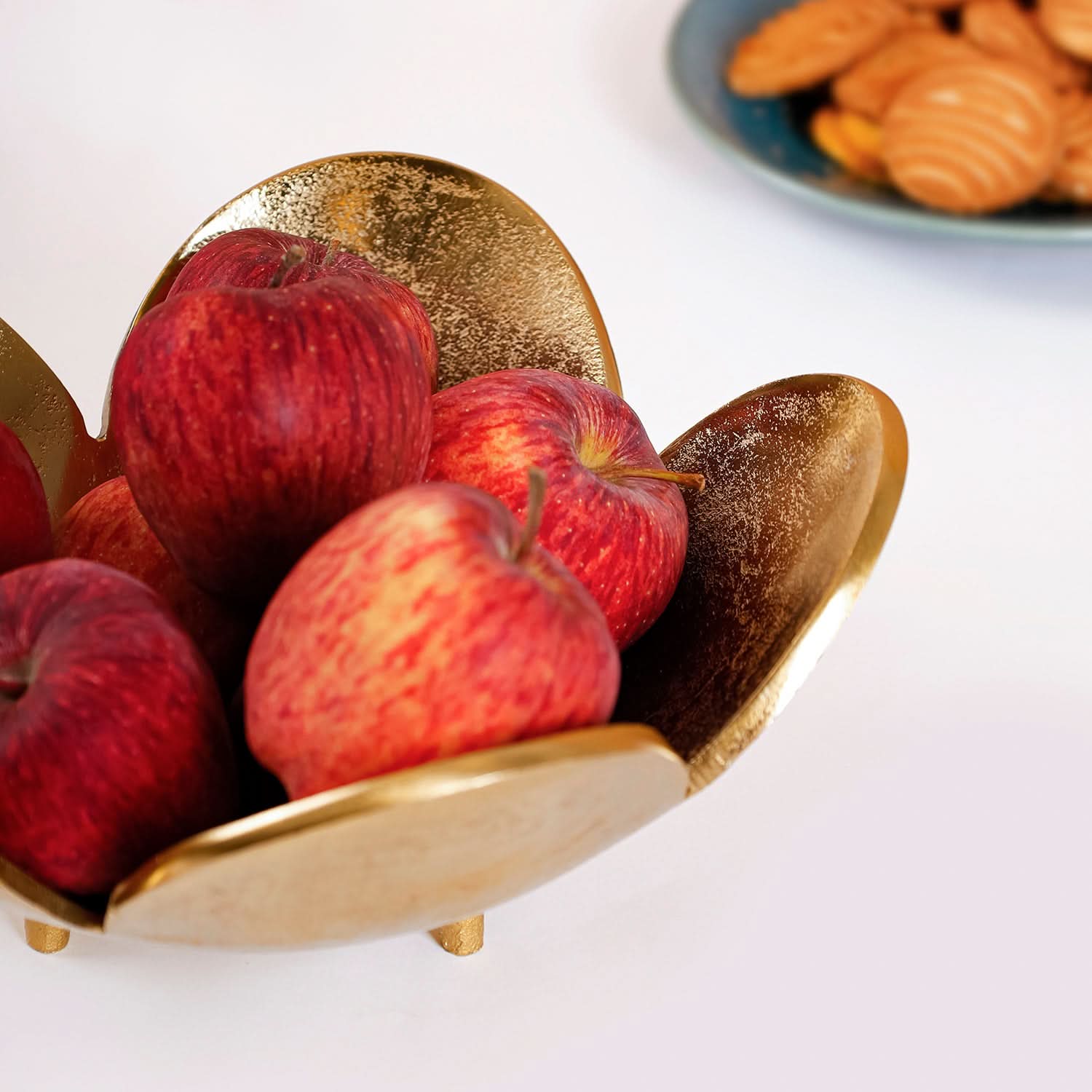 Luxury Gold Metal Decorative Flower Bowl – Elegant Centerpiece for Fruits, Snacks & Home Decor