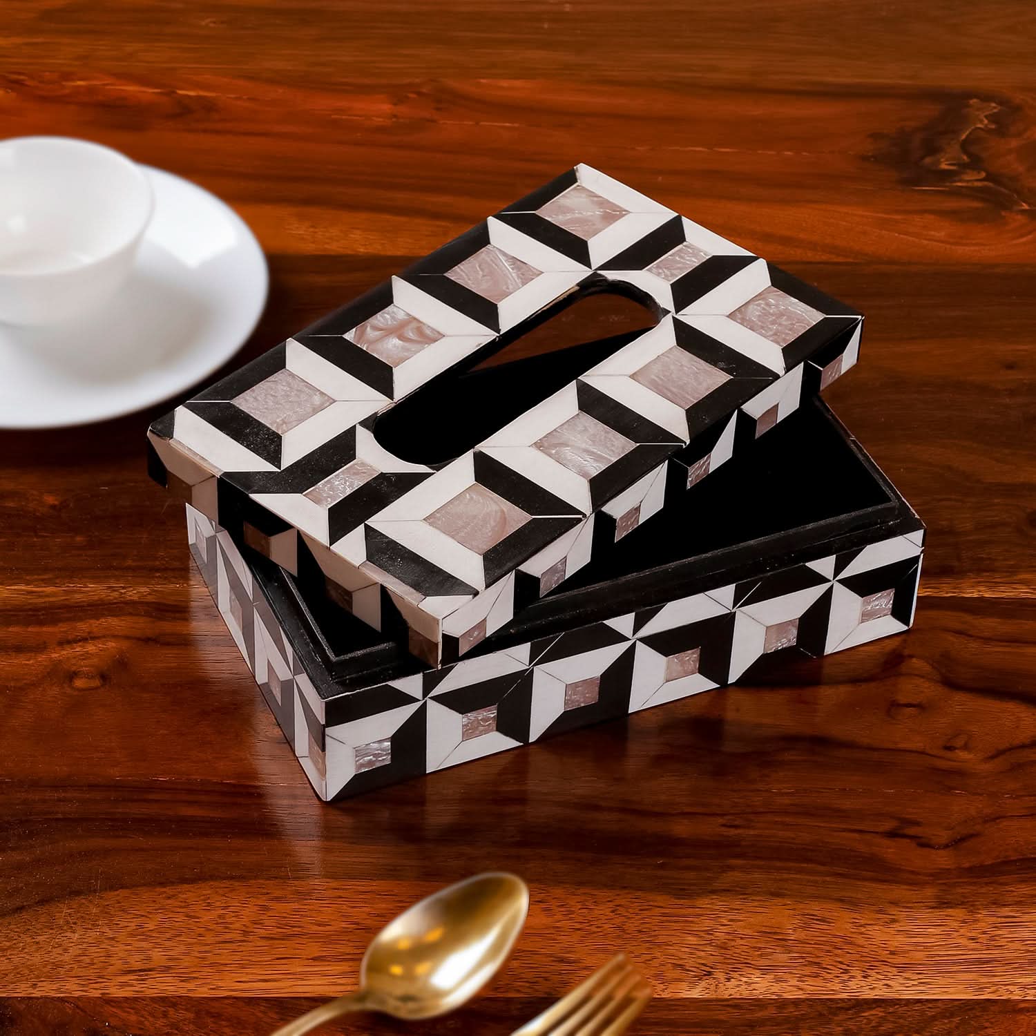Black & White Resin Tissue Box Holder – Decorative Tissue Dispenser for Modern Home & Office Decor