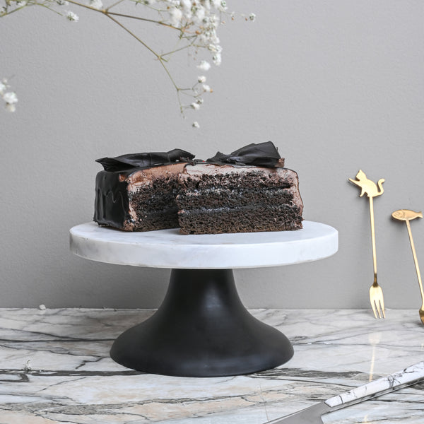 White Mousse Marble Cake Stand
