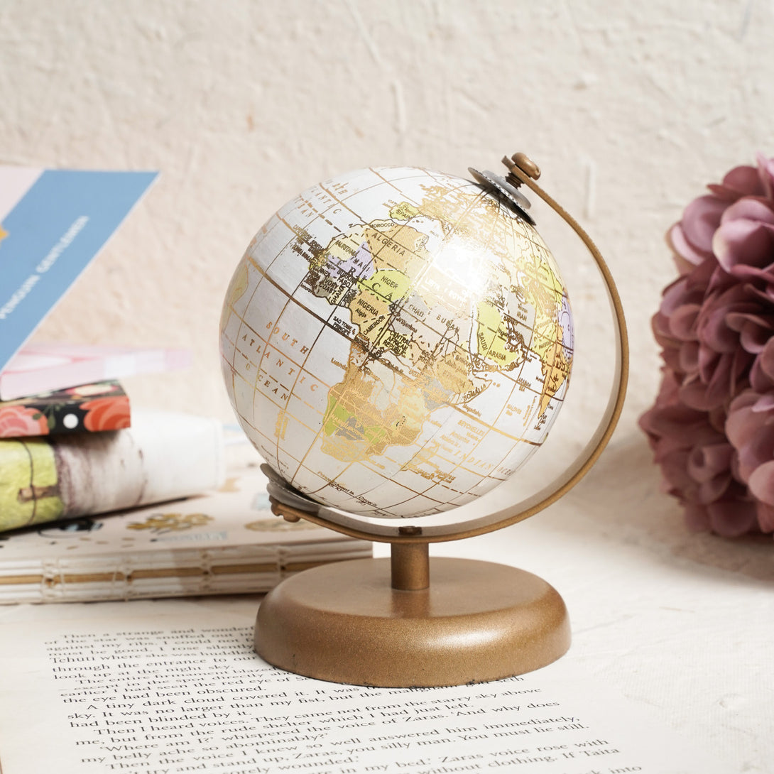 Voyager World Globe