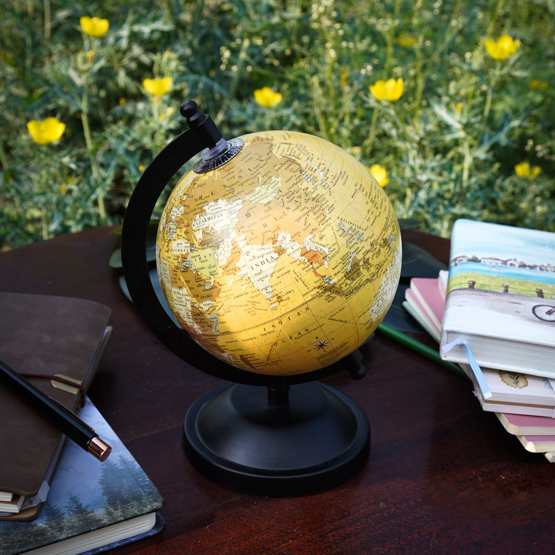 Cosmic Black Arc Globe