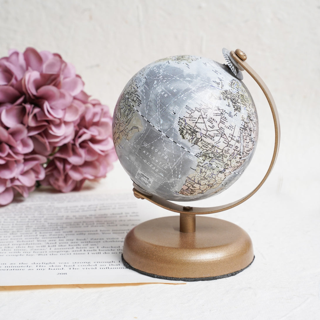 Voyager World Globe