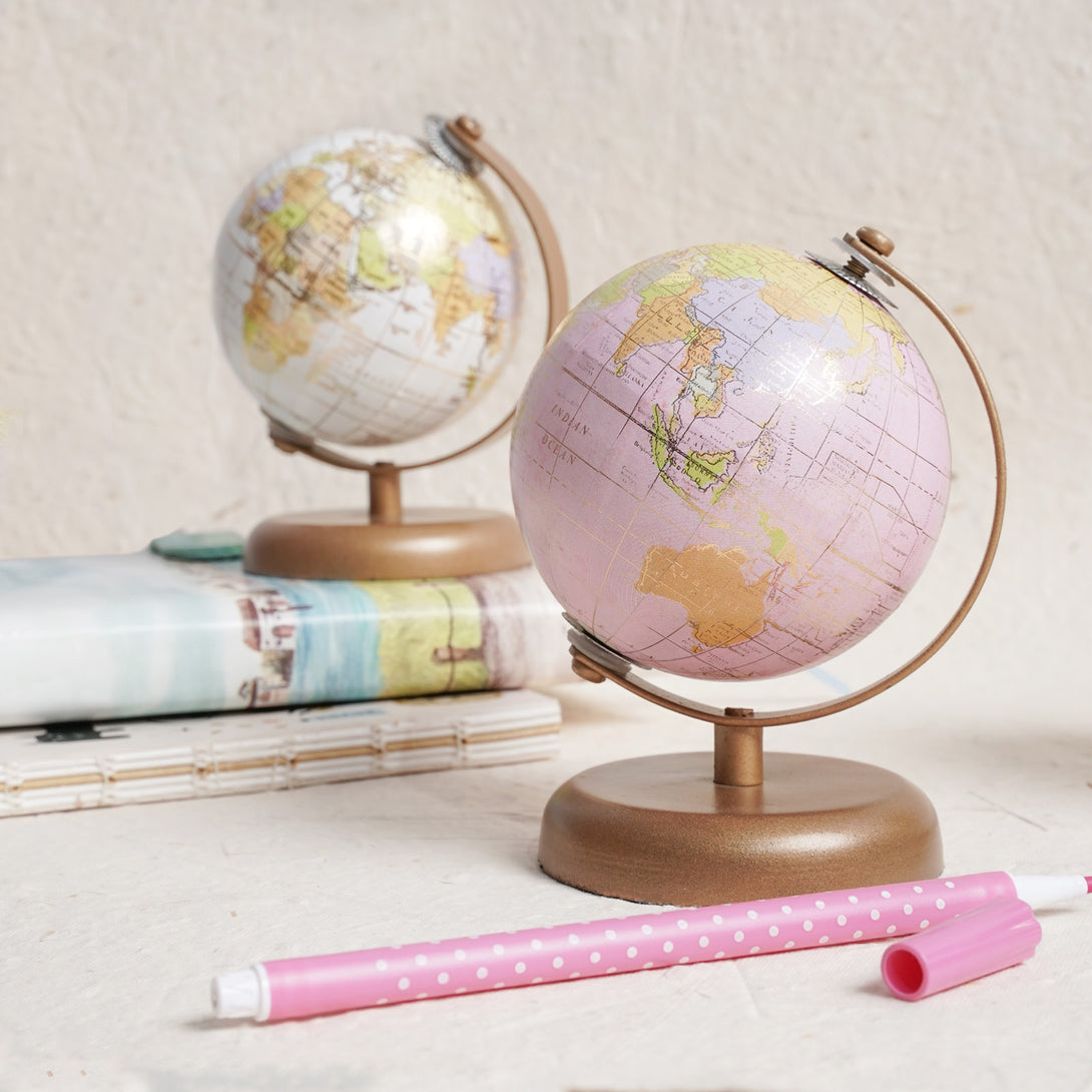 Voyager World Globe