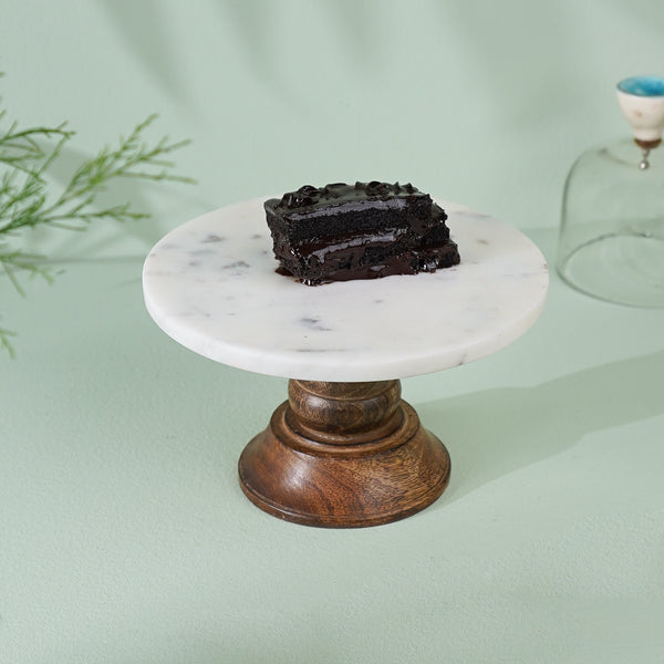 White Vanilla Marble Cake Stand