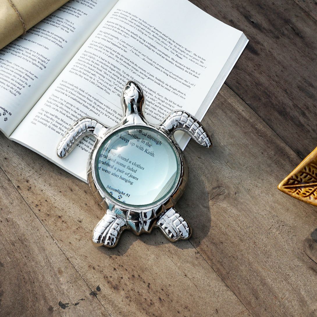 Sea Turtle Magnifying Glass