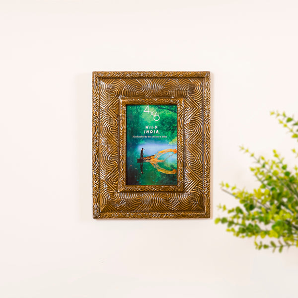 Vintage Brown Textured Photo Frame – Handcrafted Resin Frame, Antique Gold Finish