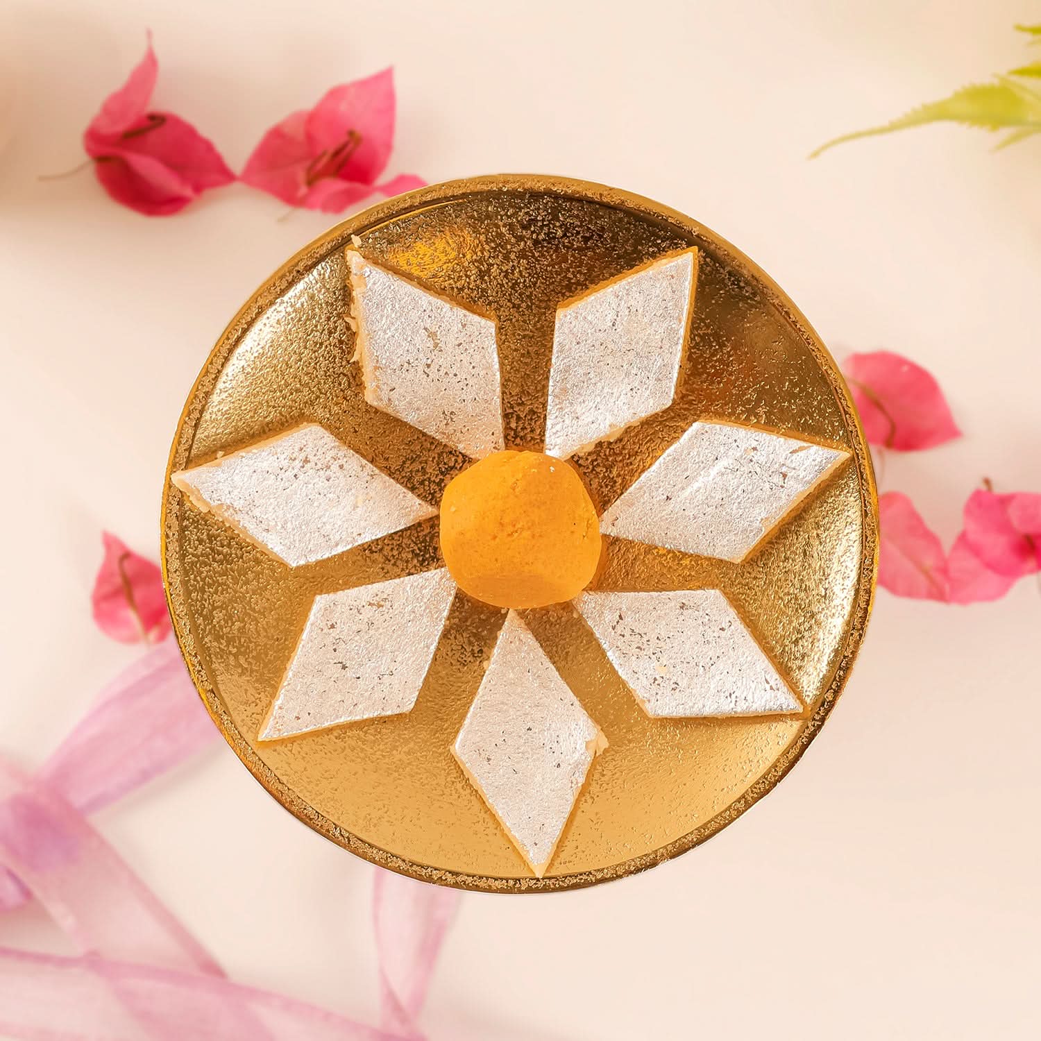 Golden Pedestal Metal Stand