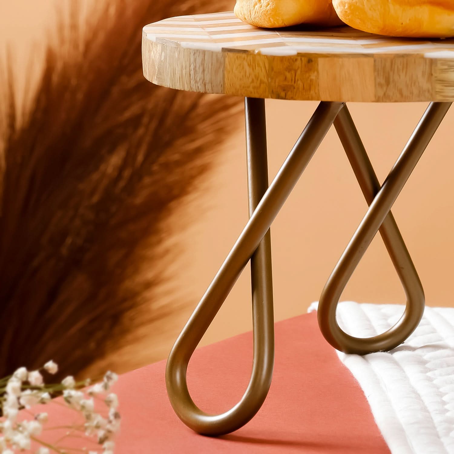 White Zic-Zac Cake Stand - Golden