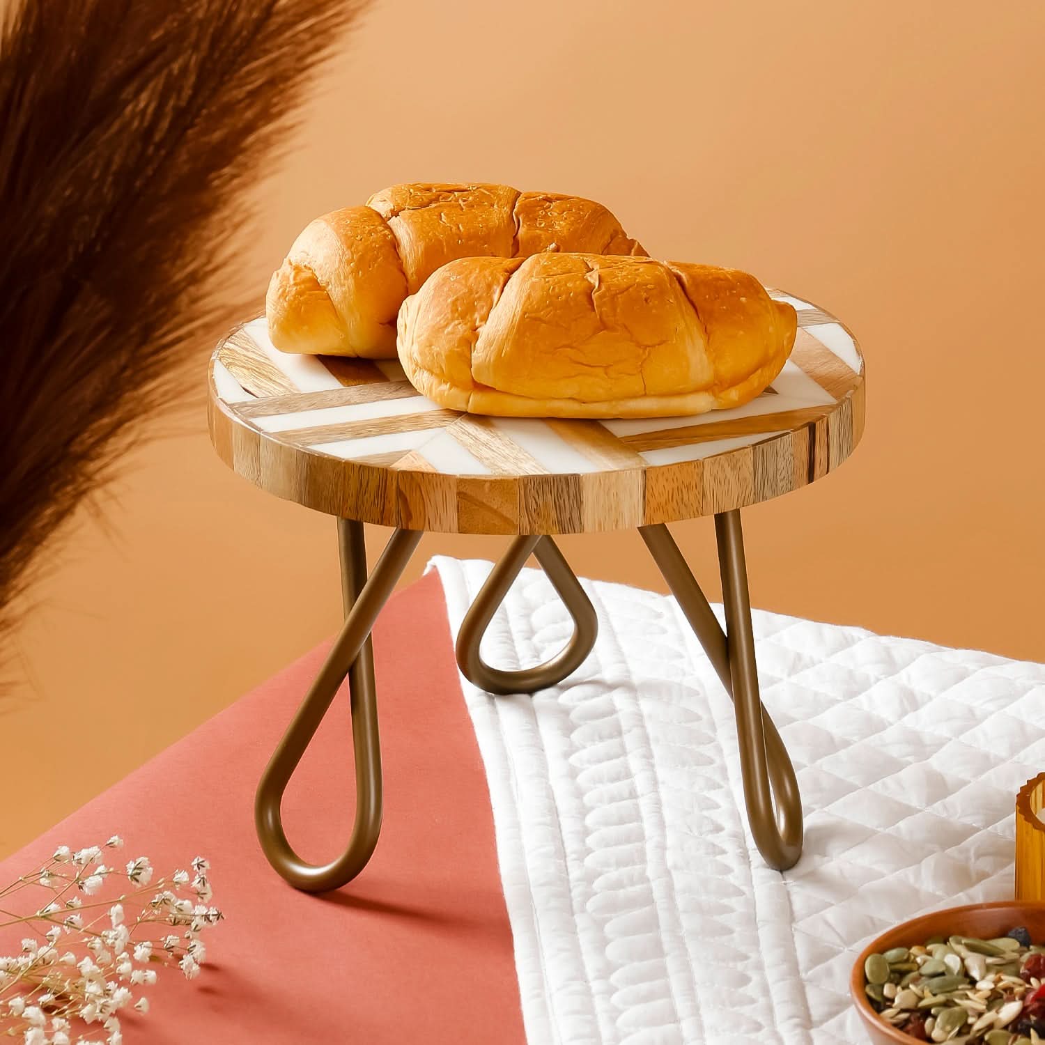 Geometrix Art Cake Stand - Golden
