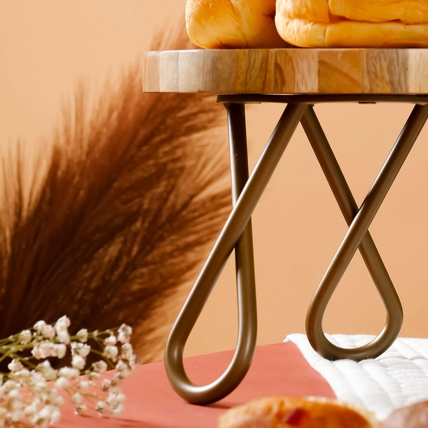 Geometrix Art Cake Stand - Golden