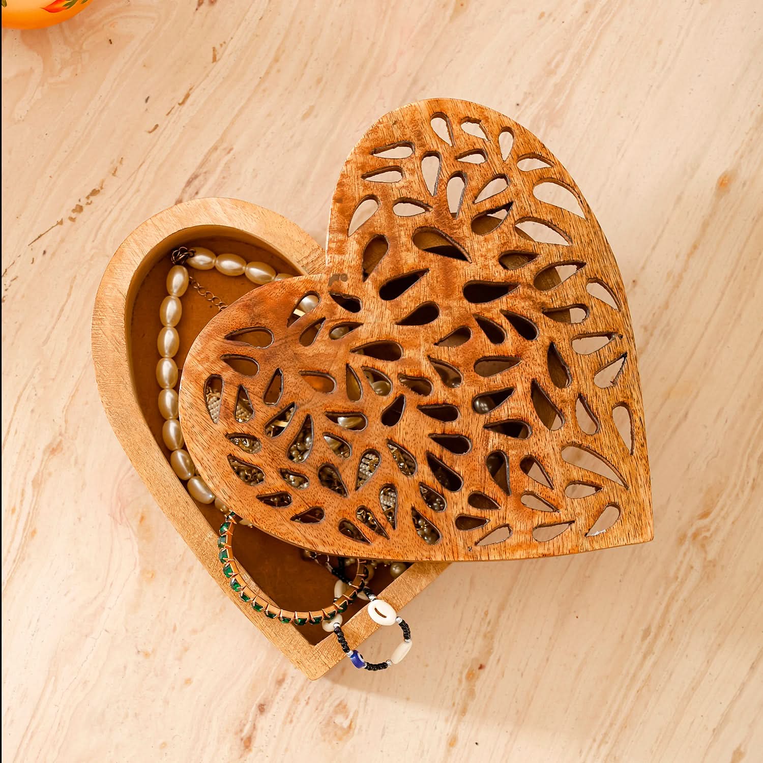 Heart-Shaped Wooden Storage Box – Hand-Carved Trinket & Jewelry Keeper