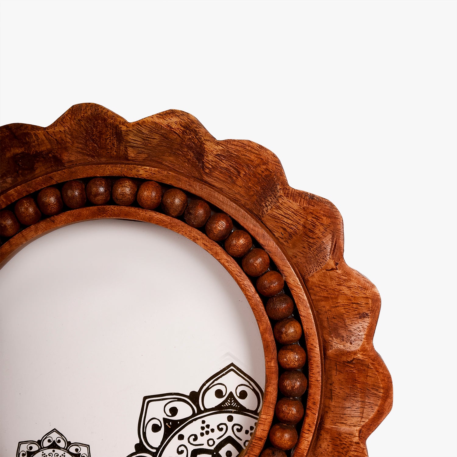 Round Wooden Photo Frame with Beaded Detail for Table Decor and Memory Display