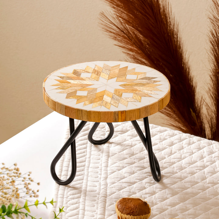 A Vintage Affair Cake Stand