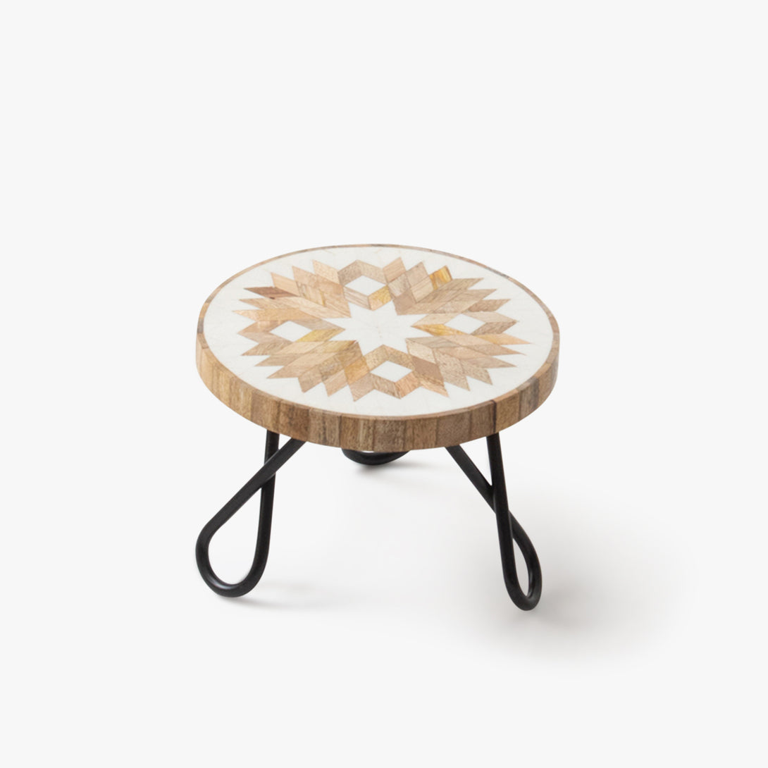A Vintage Affair Cake Stand